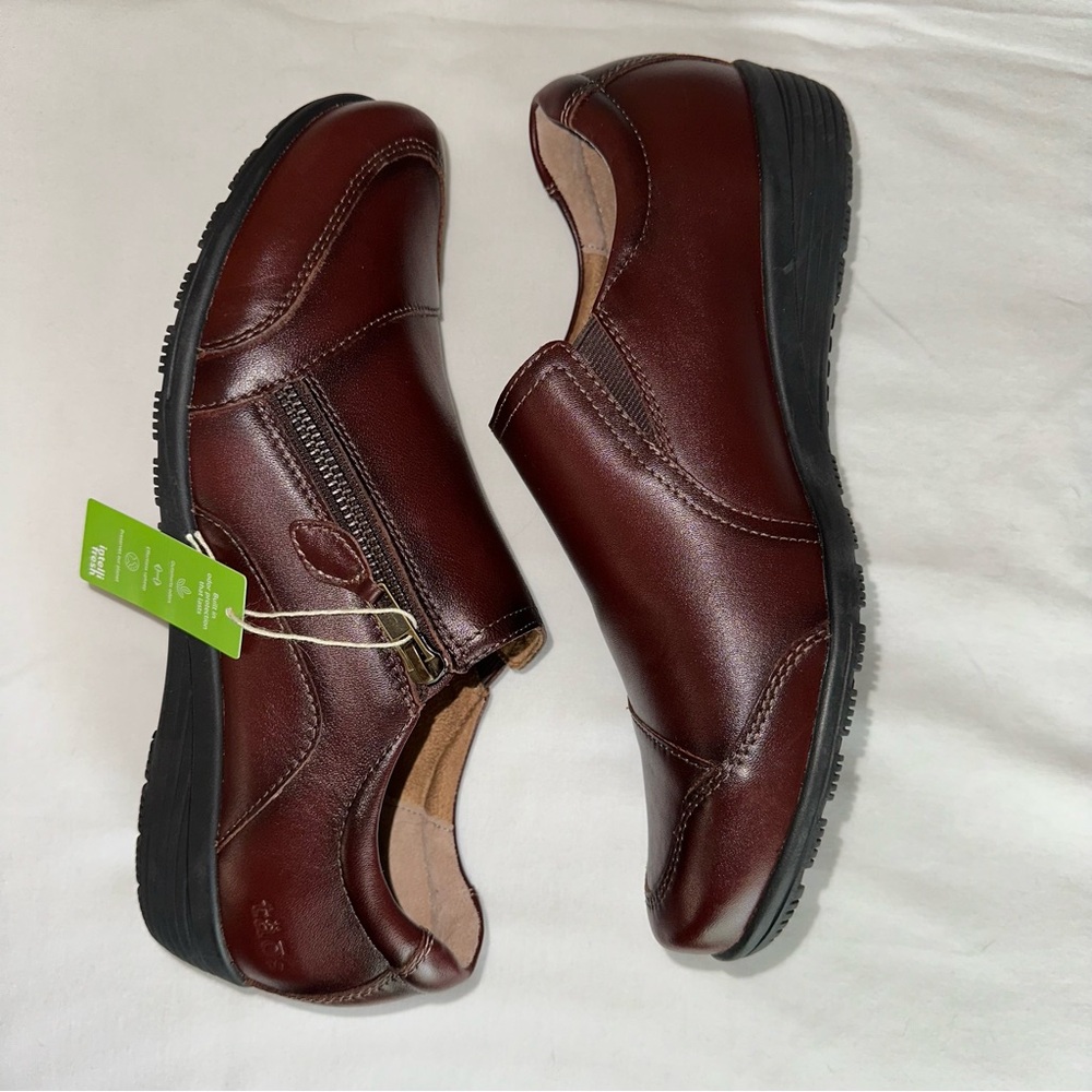 Taos Character Comfort Shoes in Whiskey Brown Leather Size 9.5 Slip On Casual - Picture 3 of 7